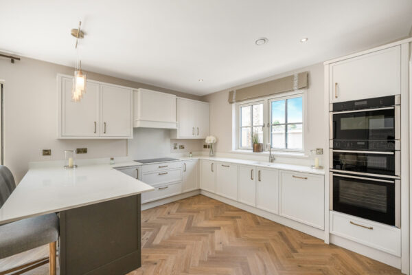 Mountain Ridge Oak Herringbone 90mm - Image 6